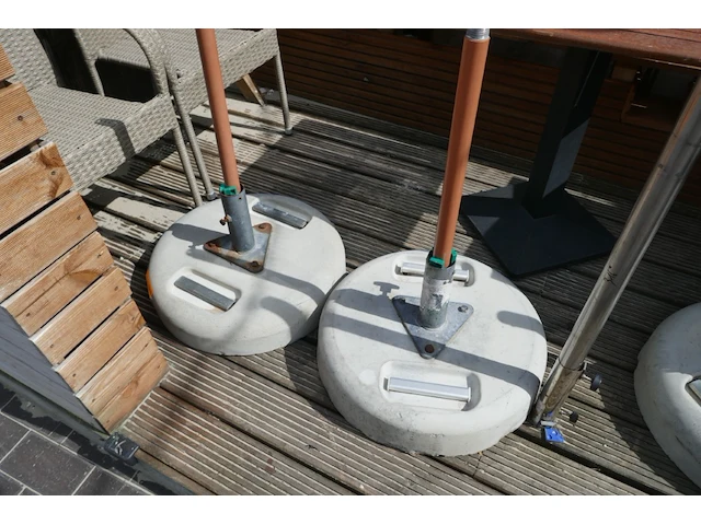 Betonnen parasolvoeten 3 stuks - afbeelding 1 van  4
