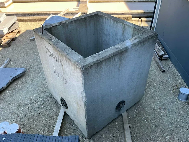 Betonnen waterput - afbeelding 8 van  8