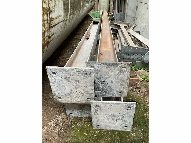 Betonsilo met frame - afbeelding 2 van  17