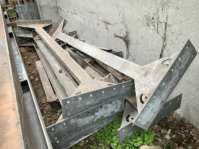 Betonsilo met frame - afbeelding 7 van  17