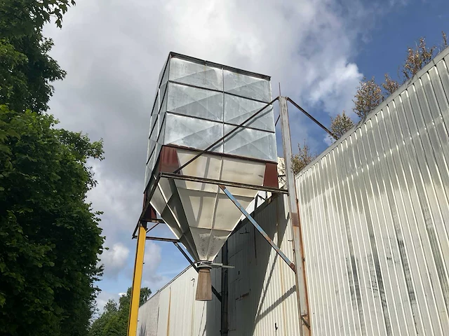 Betonsilo - afbeelding 1 van  8