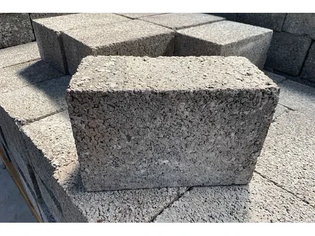 Betonstenen, 6 paletten - afbeelding 2 van  3