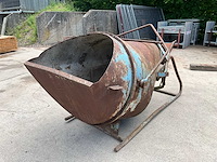 Betonstortbak - afbeelding 1 van  6