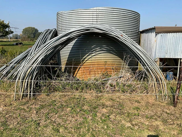 Beugelplastice tunnel - afbeelding 1 van  2
