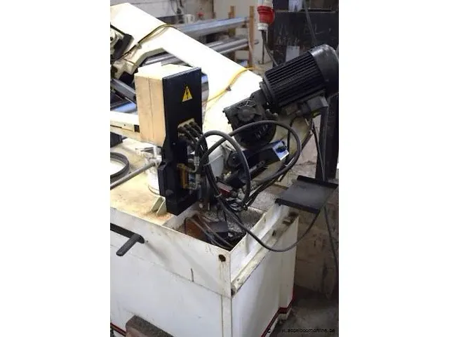 Beugelzaagmachine vv aandrijving - afbeelding 4 van  4