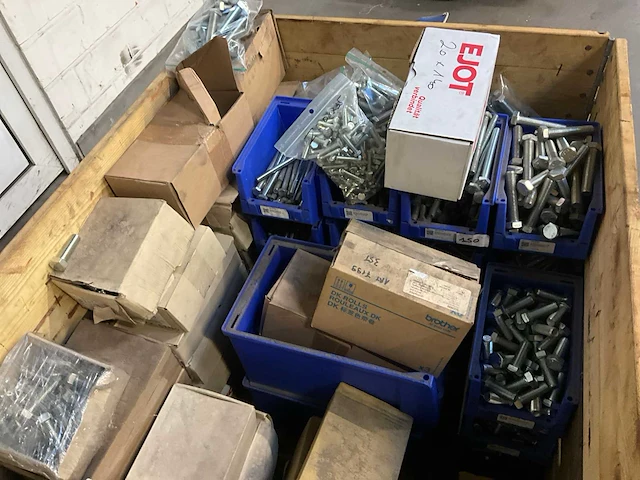 Bevestigingsmateriaal metaalconstructie diverse bouten - afbeelding 13 van  13