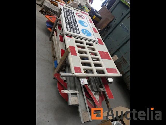 Bewegwijzering apparatuur en veiligheid op de bouwplaats - afbeelding 1 van  7