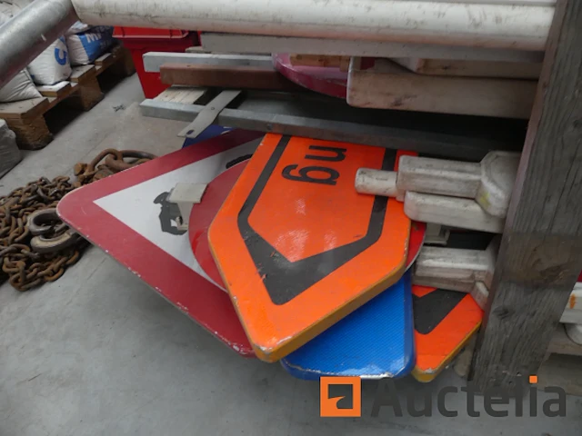 Bewegwijzering apparatuur en veiligheid op de bouwplaats - afbeelding 3 van  7