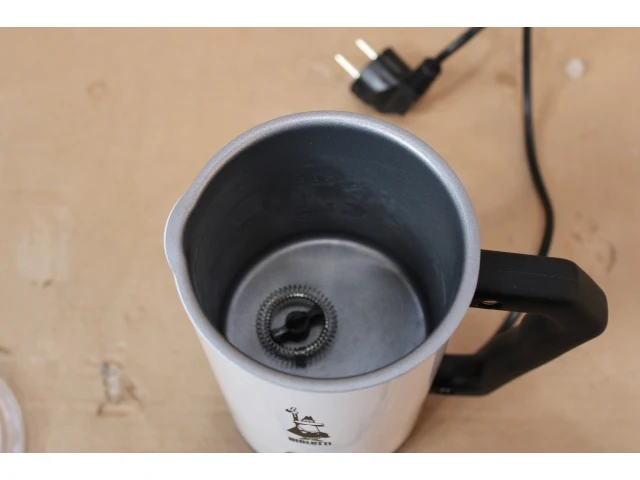 Bialetti - elektrische melkopschuimer - afbeelding 4 van  4