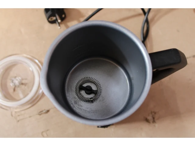 Bialetti elektrische melkopschuimer - afbeelding 2 van  3