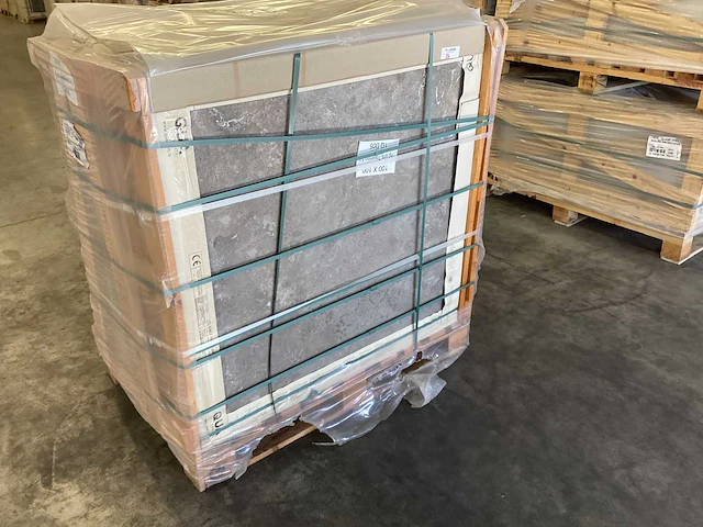 Bien gris travertino mat 100x100 cm tegel 60 m² - afbeelding 8 van  12