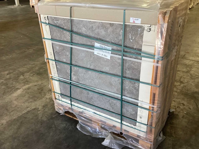Bien gris travertino mat 100x100 cm tegel 60 m² - afbeelding 9 van  12