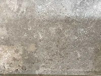 Bien gris travertino mat 100x100 cm tegel 60 m² - afbeelding 12 van  12