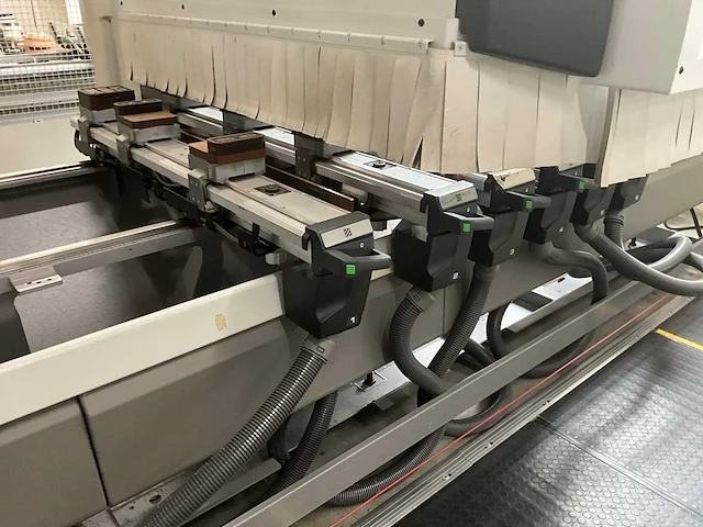 Biesse rover a4.30 cnc-bewerkingscentrum - afbeelding 21 van  24