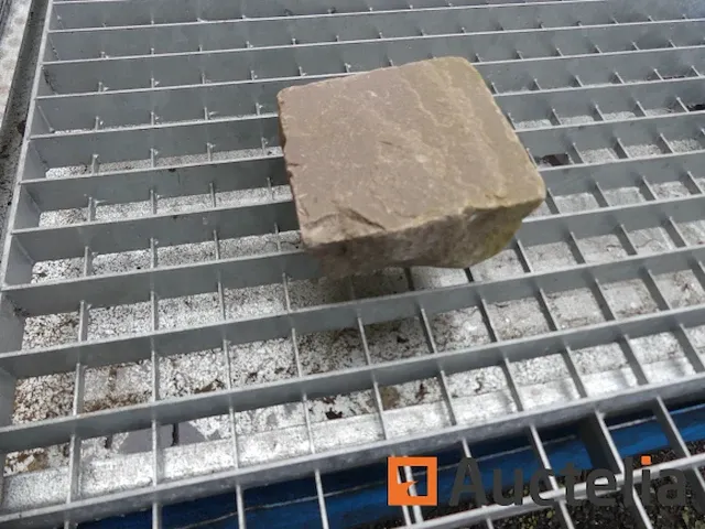 Big bag van zandsteen kasseien - afbeelding 1 van  2