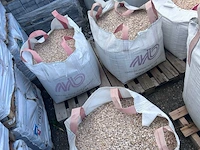 Big bags met grind - afbeelding 1 van  2
