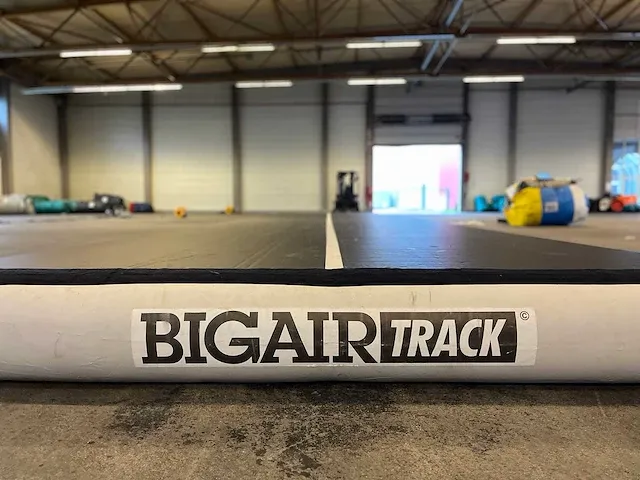 Bigairtrack (sealed) - afbeelding 1 van  3