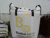 Bigbag met kieselsteentjes - afbeelding 1 van  3