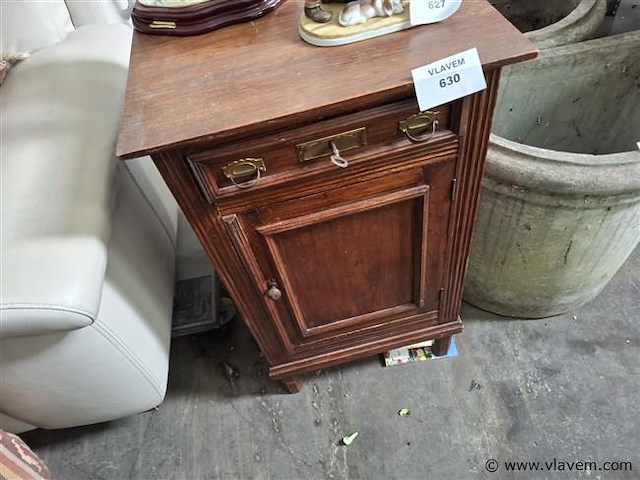 Bijzetkastje - afbeelding 1 van  1