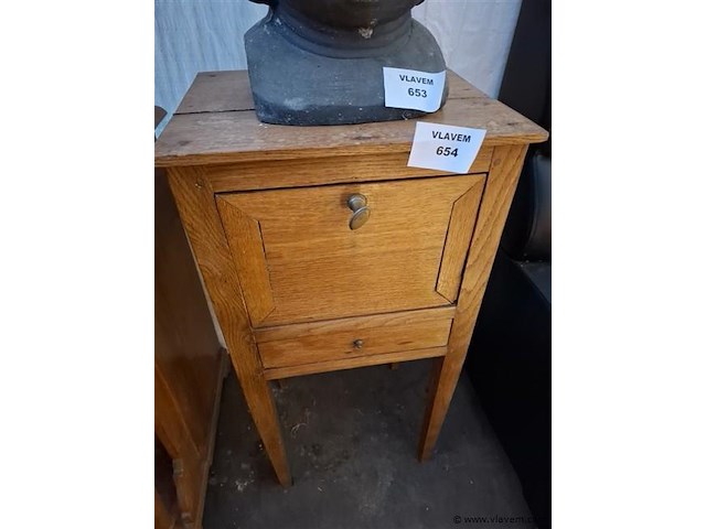 Bijzetkastje - afbeelding 1 van  1