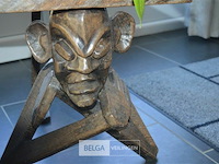 Bijzettafel uitgesneden afrikaanse man hardhout - afbeelding 2 van  4