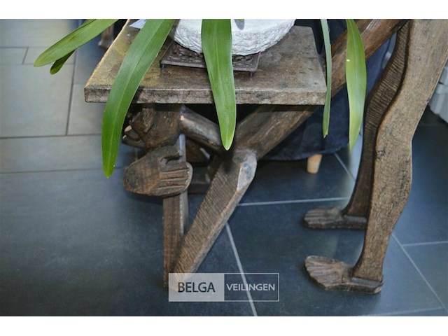 Bijzettafel uitgesneden afrikaanse man hardhout - afbeelding 4 van  4