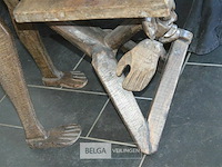 Bijzettafel uitgesneden afrikaanse man hardhout - afbeelding 4 van  4