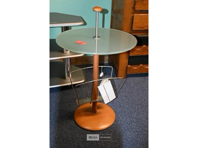 Bijzettafeltje met krantenrek - afbeelding 1 van  1