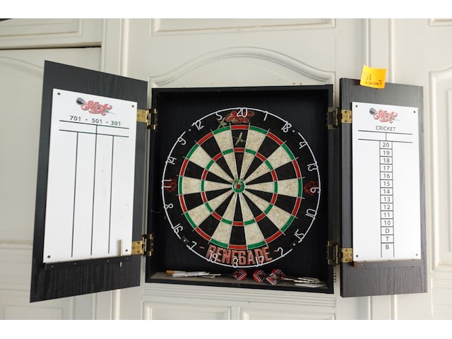 Biljarttafel + dartsboard - afbeelding 4 van  4