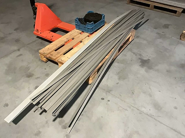 Binder betonijzer + profielen voor gietbeton - afbeelding 1 van  2