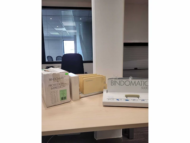 Bindomatic & unibinder inbindmachine 2 stuks - afbeelding 1 van  18