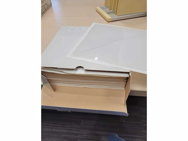 Bindomatic & unibinder inbindmachine 2 stuks - afbeelding 13 van  18