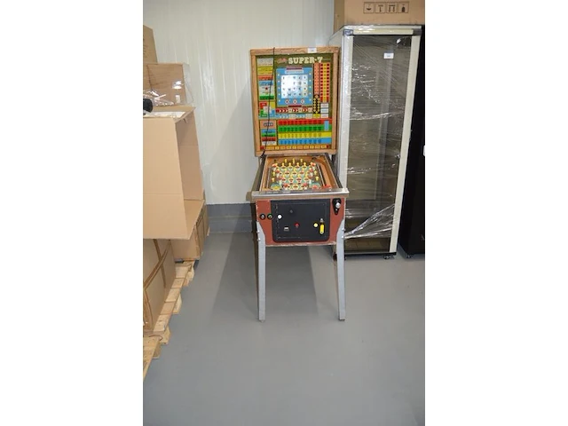 Bingo speelmachine bally super 7, schade aan glas - afbeelding 1 van  8