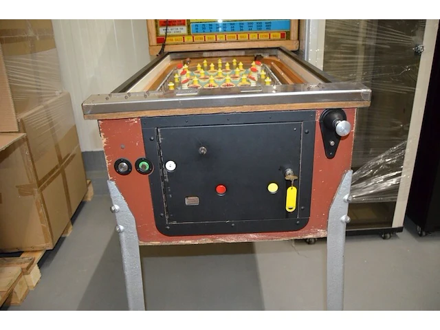 Bingo speelmachine bally super 7, schade aan glas - afbeelding 8 van  8