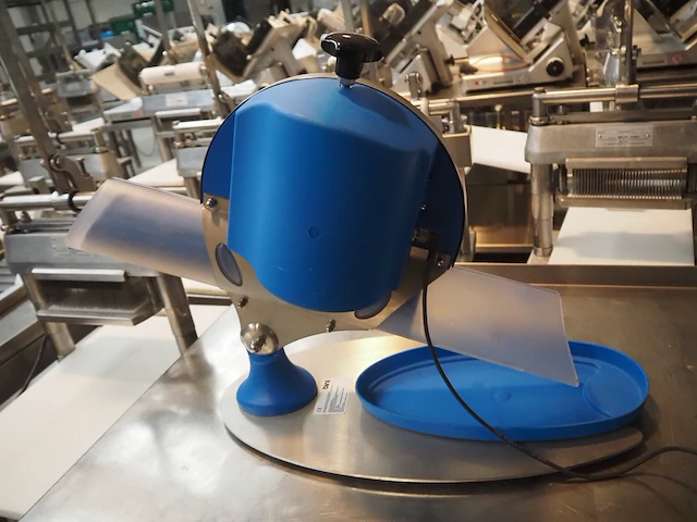 Bini - afbeelding 4 van  9