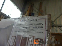 Binnendeurblad in meranti wickes, buitendeurblad in merbau wickes - afbeelding 2 van  6