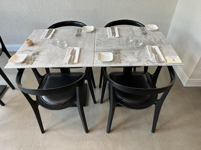 Bistro set : vv 4 stoelen 2 tafels excl bestek - afbeelding 1 van  5