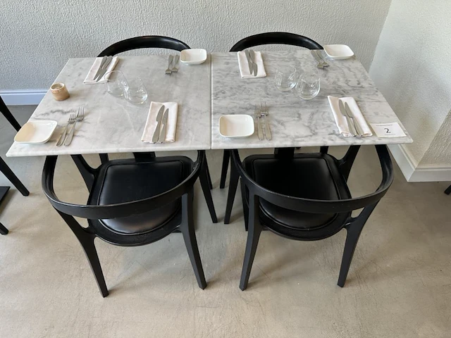 Bistro set : vv 4 stoelen 2 tafels excl bestek - afbeelding 1 van  5