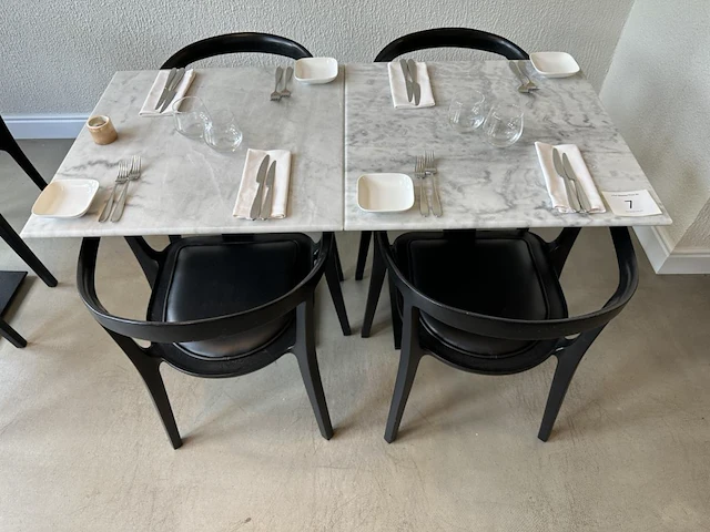 Bistro set : vv 4 stoelen 2 tafels excl bestek - afbeelding 1 van  5