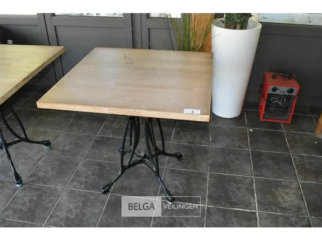 Bistrotafel blad en metalen onderstel - afbeelding 1 van  2