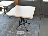 Bistrotafel blad en metalen onderstel