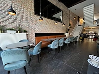 Bistrotafels en stoelen