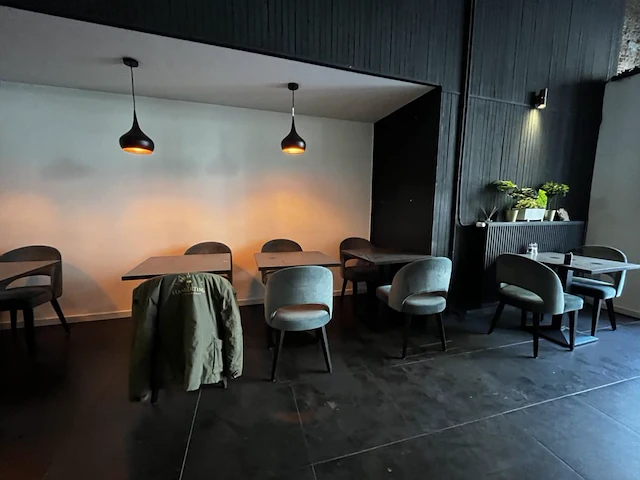 Bistrotafels en stoelen - afbeelding 11 van  14