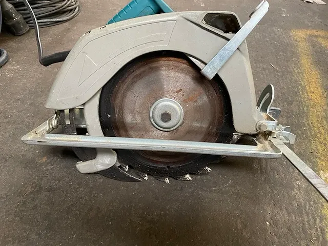 Black and decker cirkelzaag - afbeelding 1 van  2