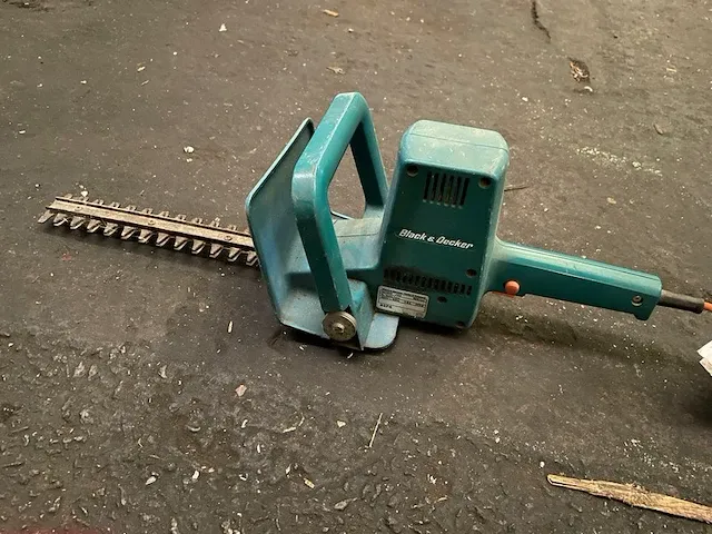 Black and decker heggenschaar - afbeelding 1 van  4