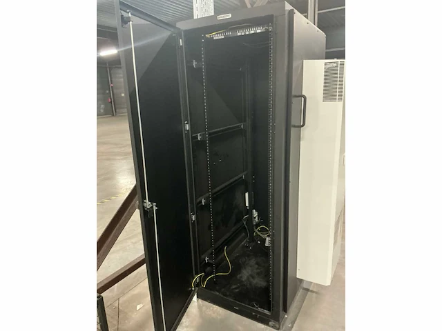 Black box serverrack - afbeelding 3 van  8