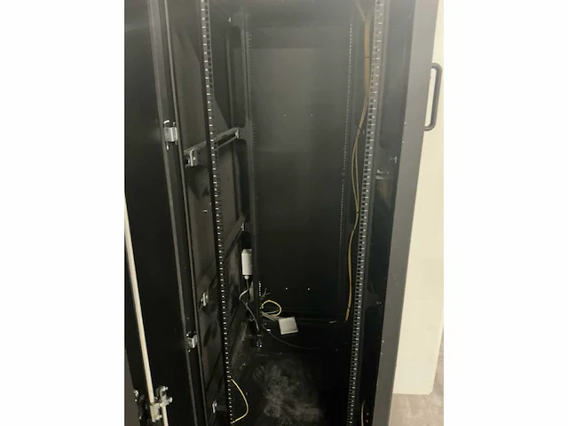 Black box serverrack - afbeelding 4 van  8