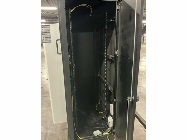 Black box serverrack - afbeelding 7 van  8