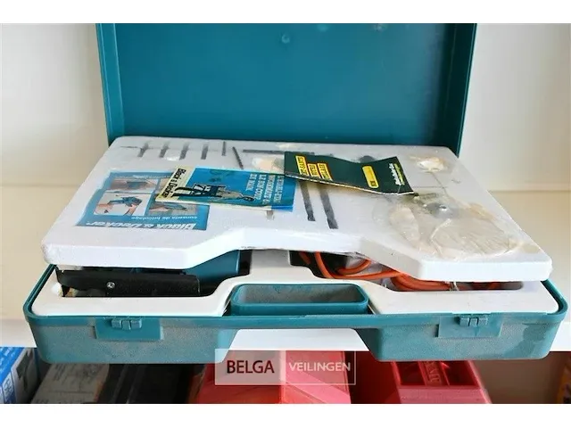 Black & decker boormachine met hulpstukken - afbeelding 1 van  5