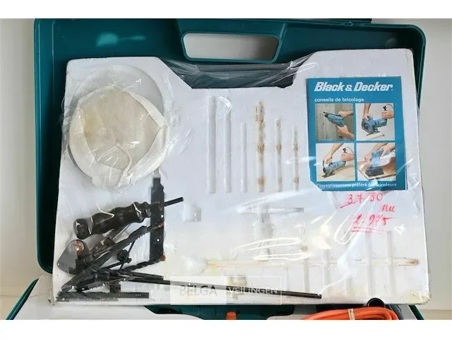 Black & decker boormachine met hulpstukken - afbeelding 3 van  3